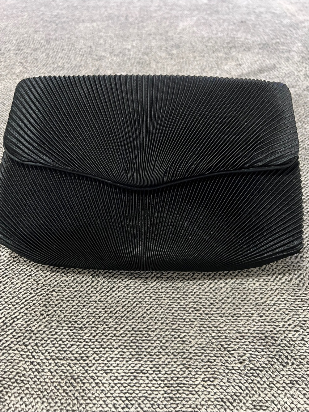 Vintage Elegant Black Pleated Clutch